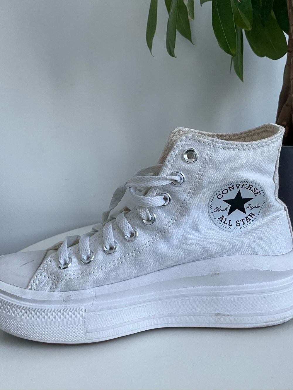 Women Size 7.5 Converse Chuck Taylor All Star Hi Platform White Shoes